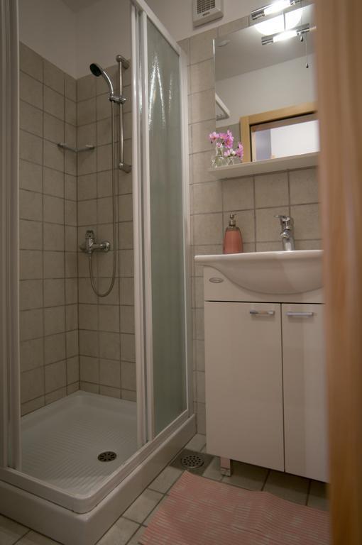 Apartmaji In Sobe Marija Jera Štanjel Chambre photo