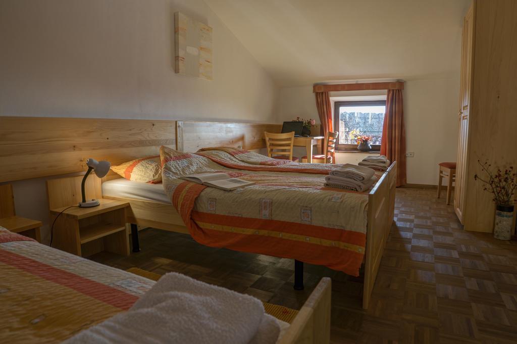 Apartmaji In Sobe Marija Jera Štanjel Chambre photo